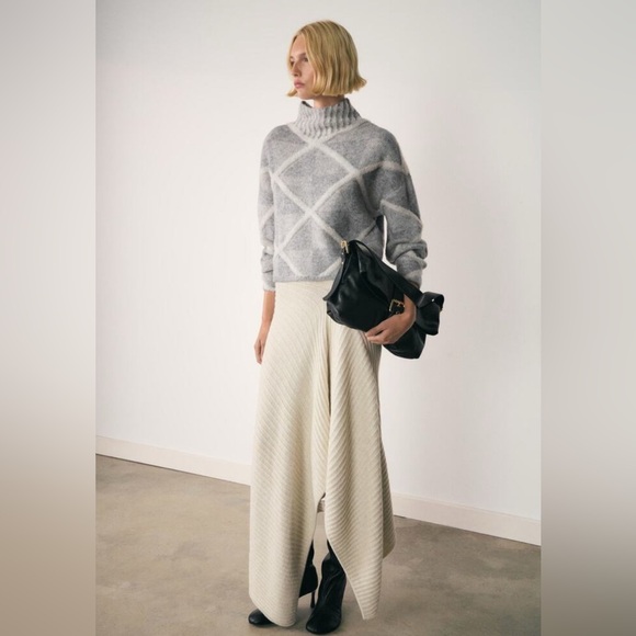 NWT Mango Turtleneck Rhombus Sweater Small - Picture 3 of 10